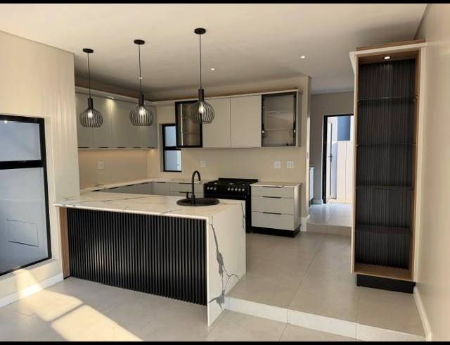 4 BEDROOM HOUSE FOR SALE IN FOUNTAINBROOK ESTATE